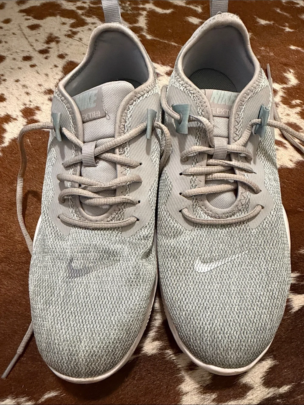 Nike Light Mint Green Athletic Running Shoes